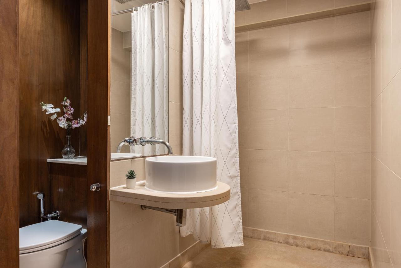 Knightsbridge - Beaufort Gardens Apartment London